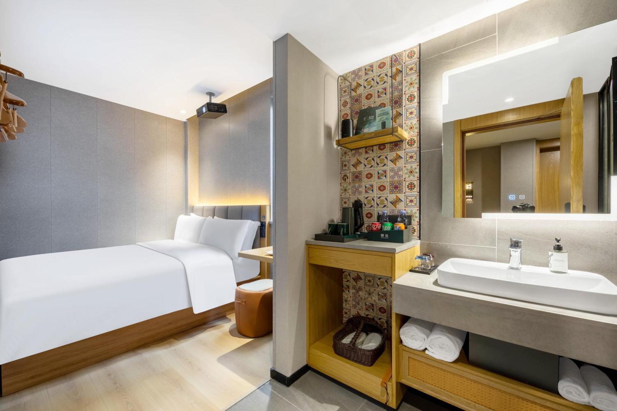 True Go Hotel - Shanghai Jing'An Temple Nanjing West Road Exterior foto